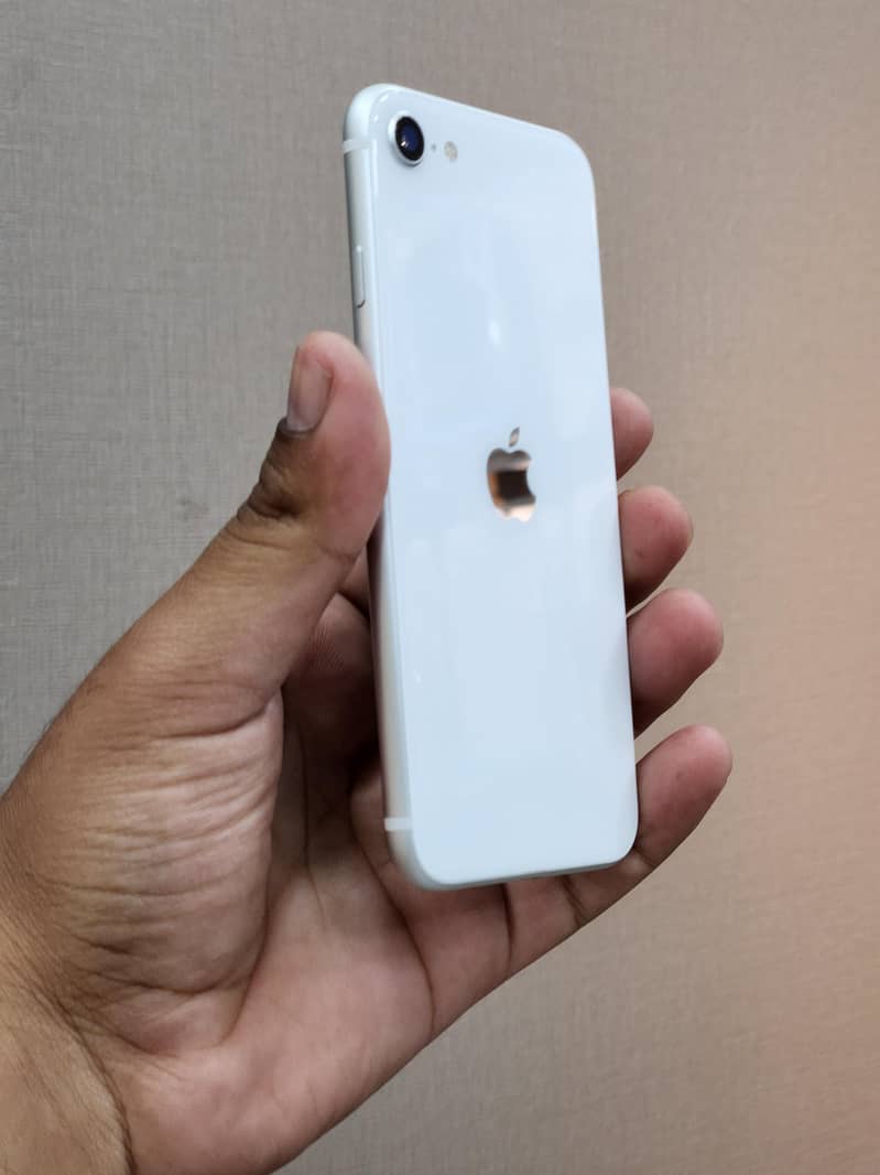 Apple iPhone SE 2020 3