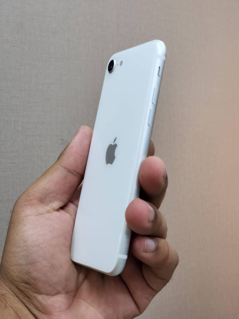 Apple iPhone SE 2020 4