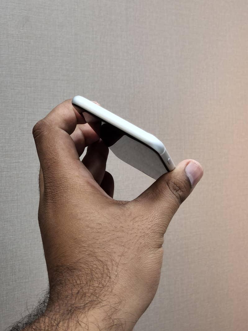 Apple iPhone SE 2020 5