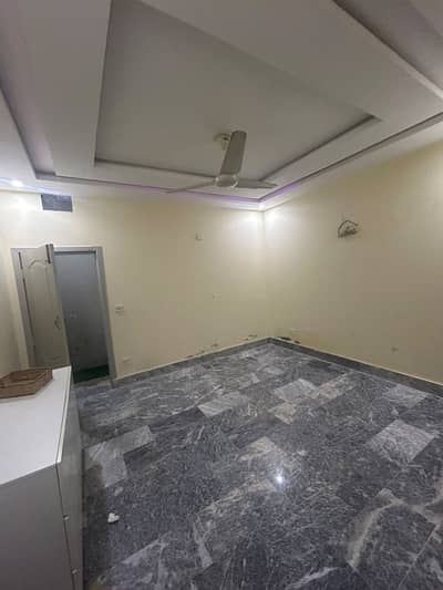 5 marla second upper portion house available for rent.