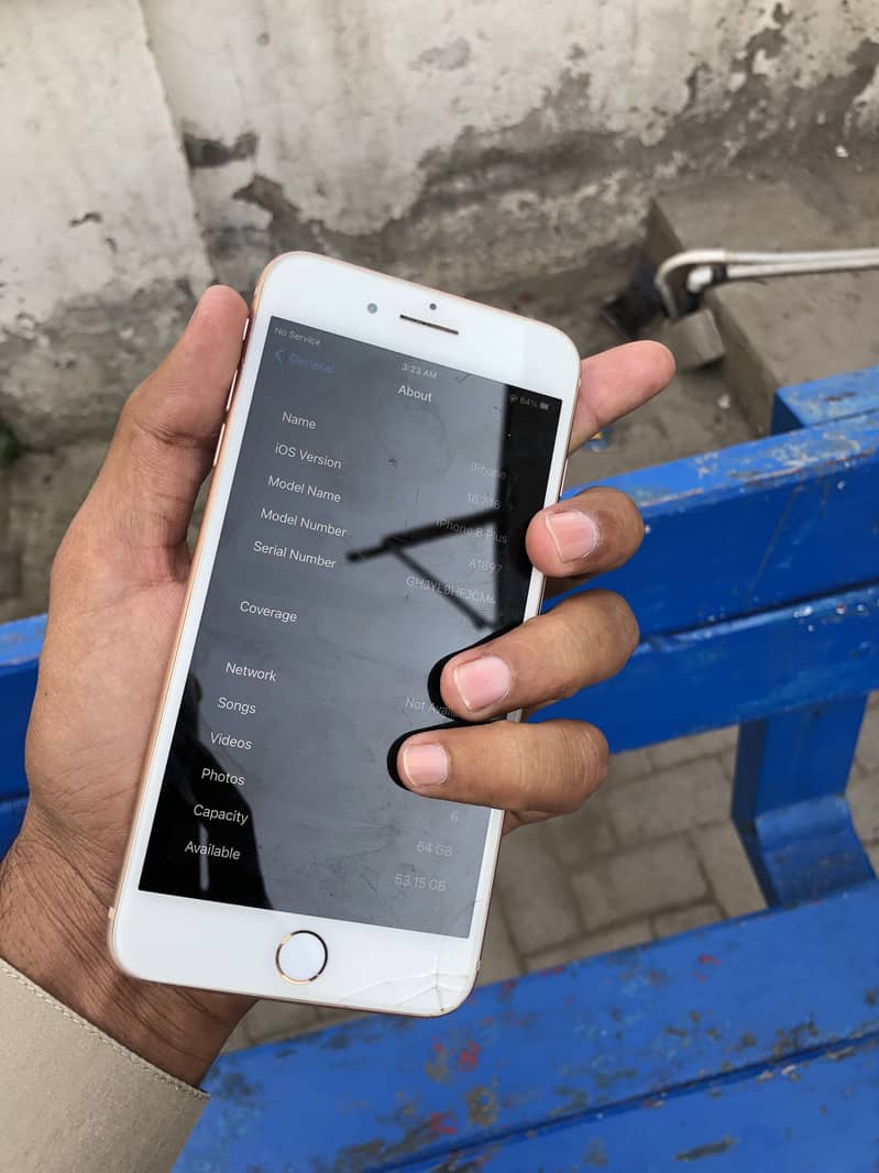Apple iPhone 8 Plus 2