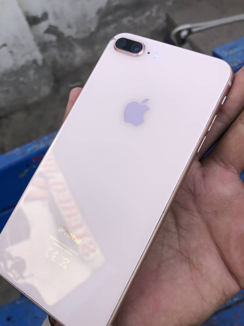 Apple iPhone 8 Plus 3