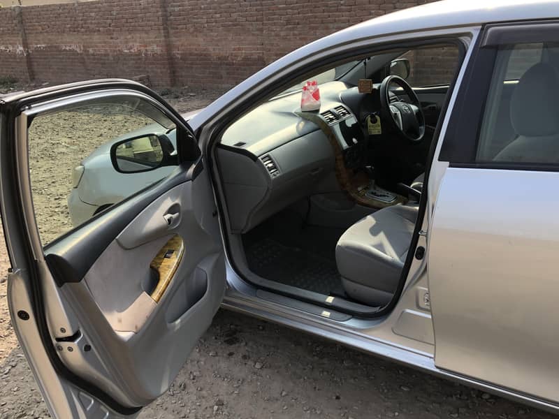 Toyota Corolla Axio 2014 3