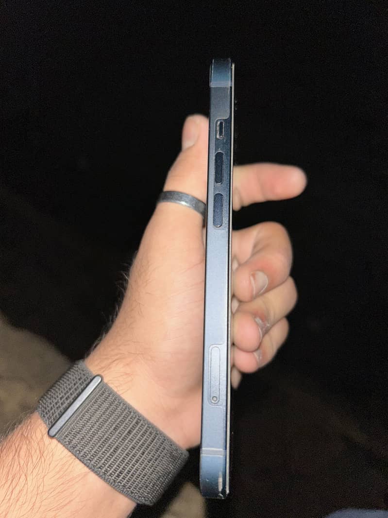 iPhone 13 2