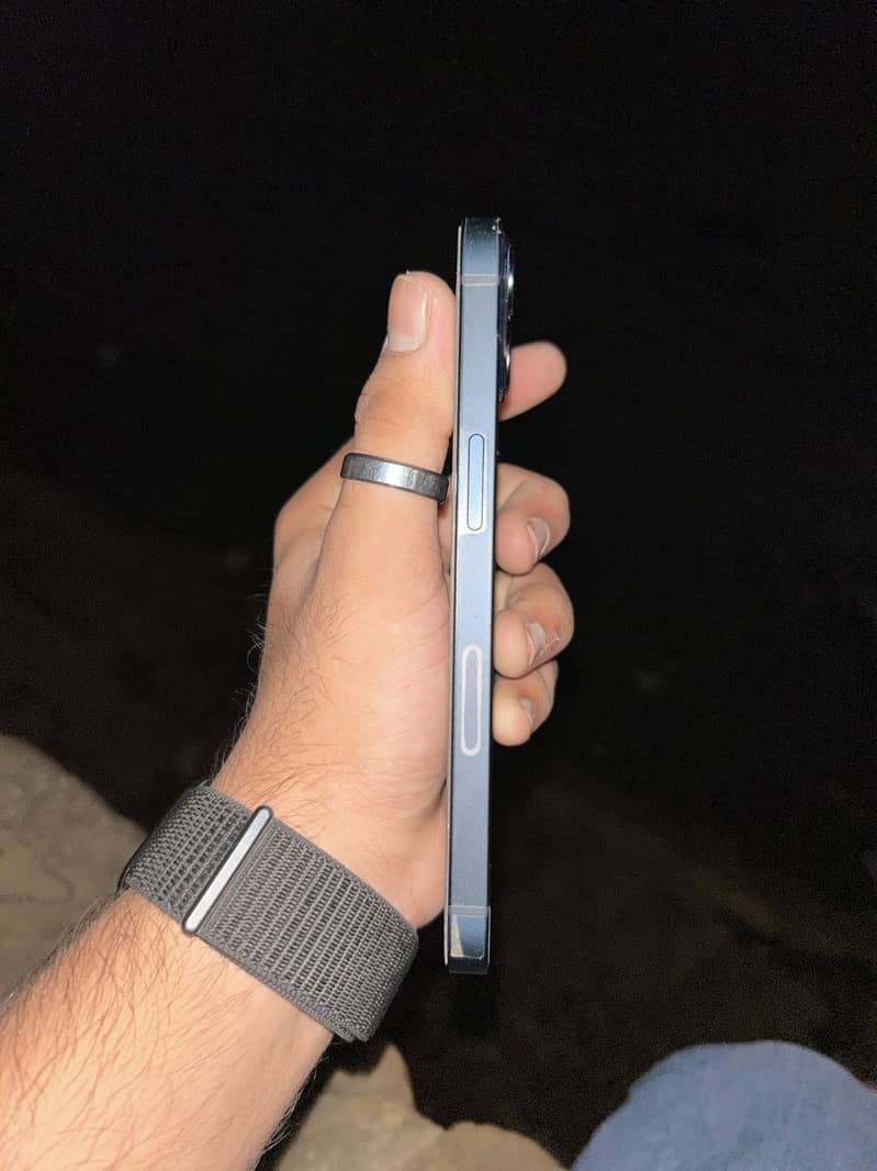 iPhone 13 7