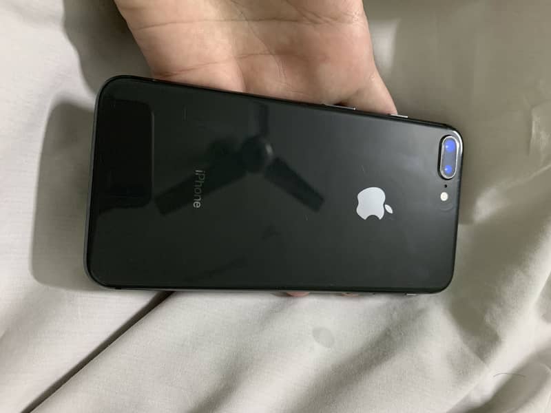 Apple iPhone 8 Plus 0