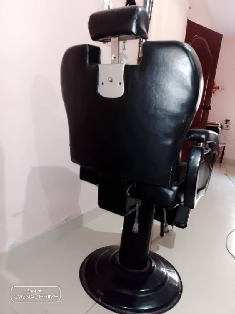 polor chair 1