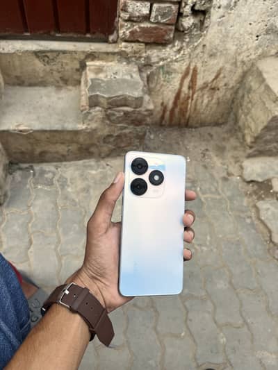 Tecno Spark Go with box