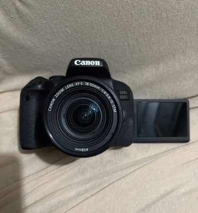 Canon 800d with 18-55 mm lens
