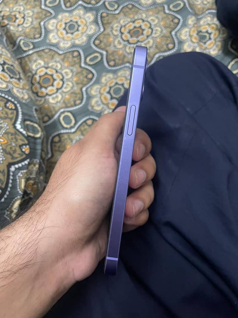 Apple iPhone 12 3