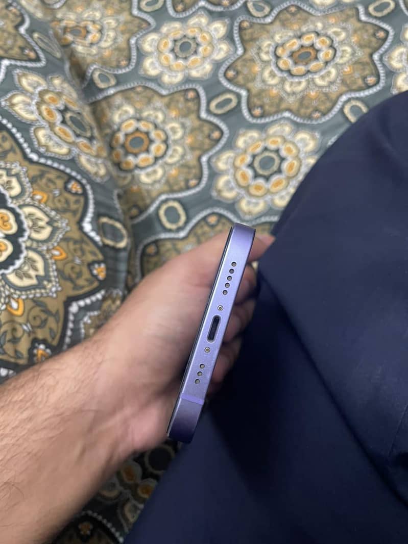 Apple iPhone 12 5