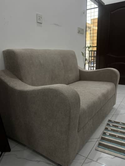 2 seater sofa | 5 days used