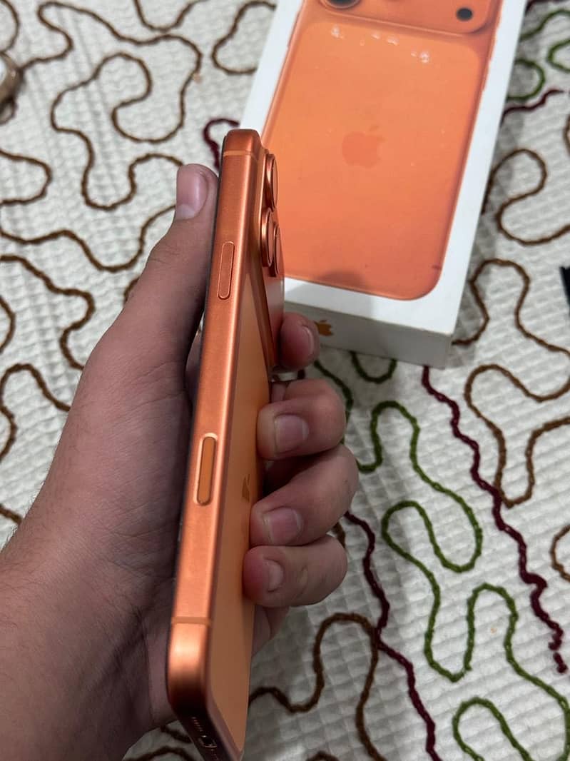 Apple iPhone 17 Pro Max 2