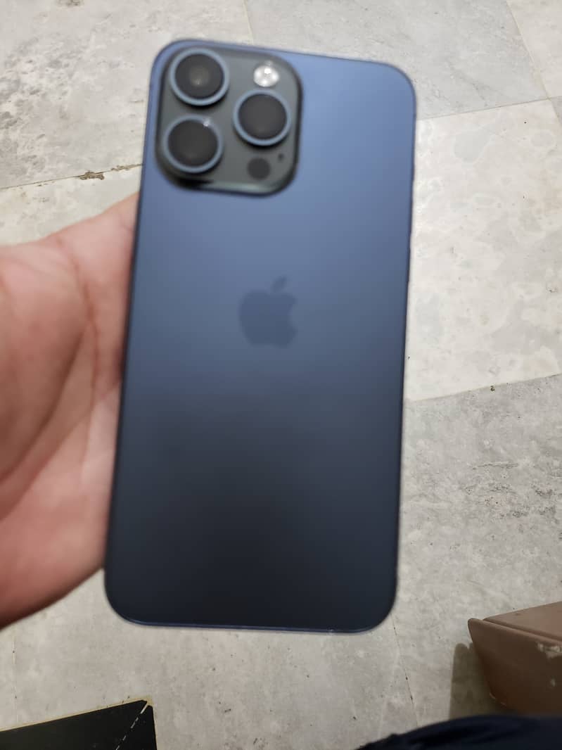 Apple iPhone 15 Pro Max 1
