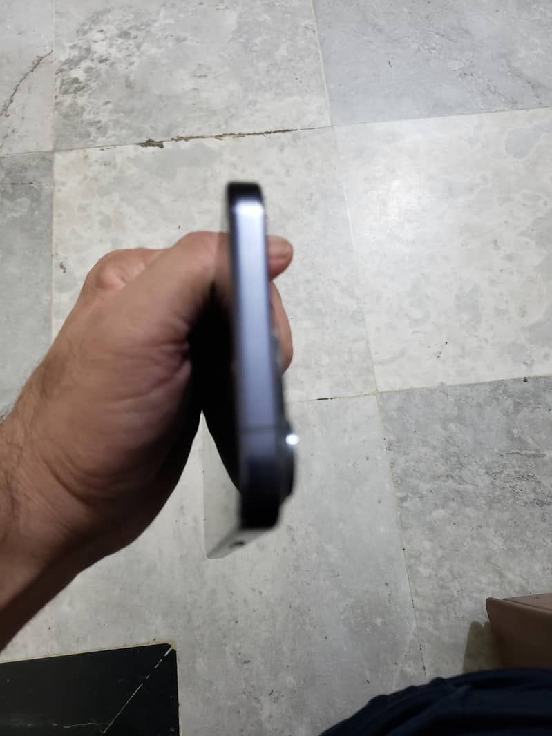Apple iPhone 15 Pro Max 3
