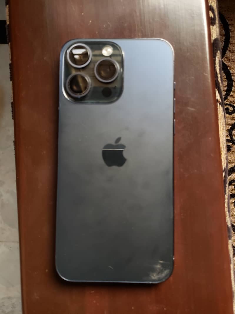 Apple iPhone 15 Pro Max 7