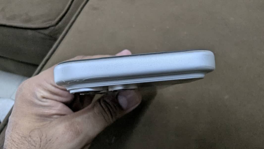 Apple iPhone 17 Pro Max 4