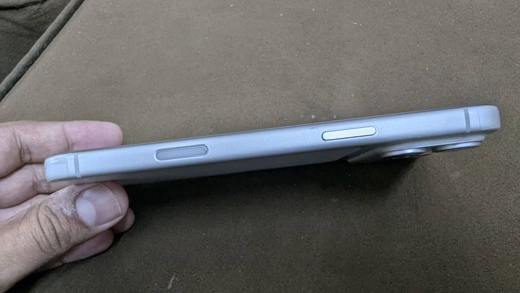 Apple iPhone 17 Pro Max 5