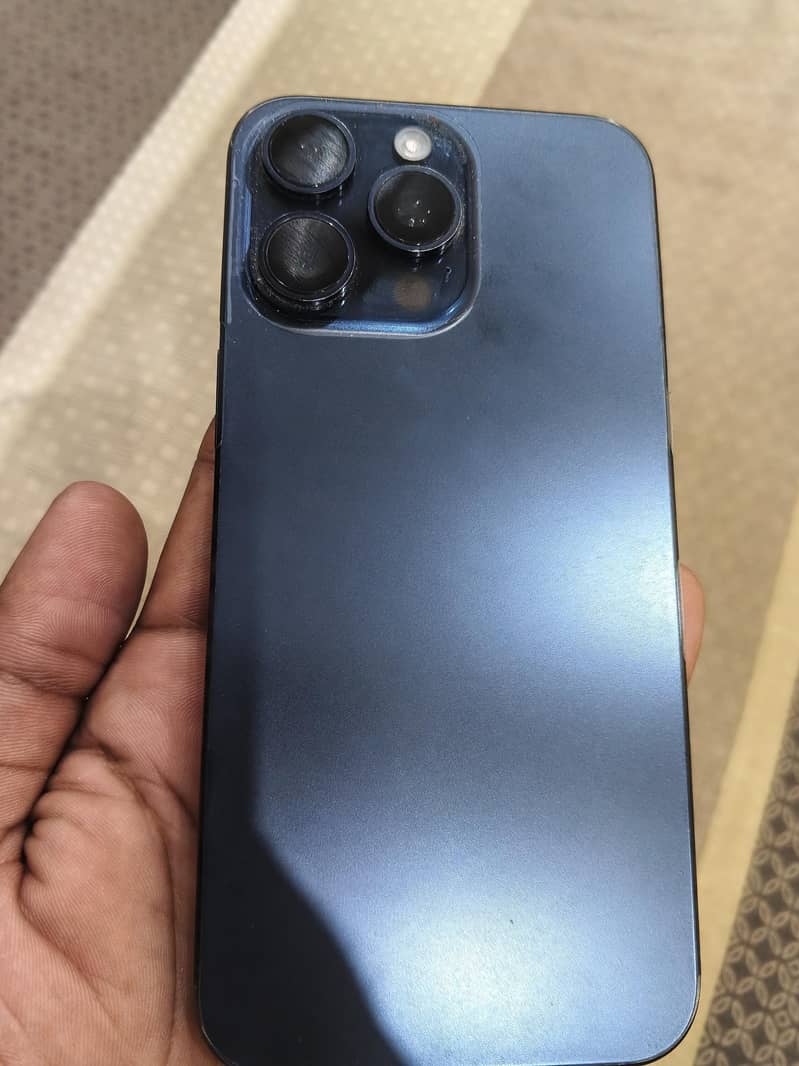 Apple iPhone 15 Pro Max 1