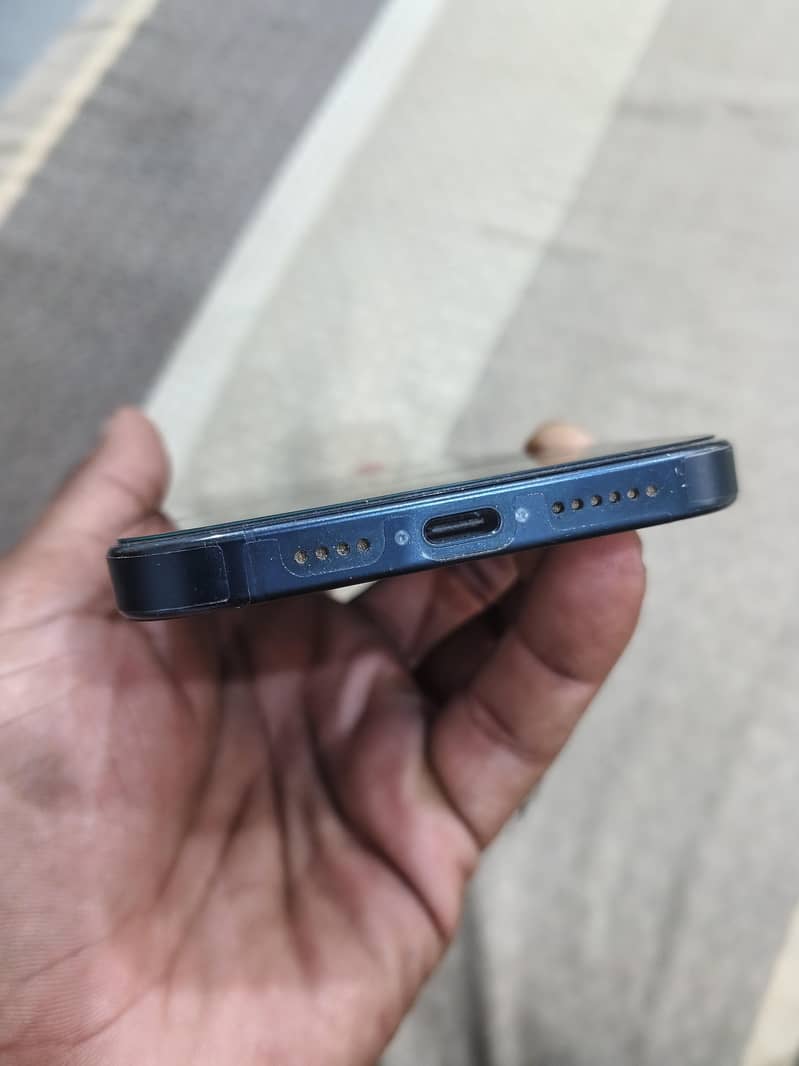 Apple iPhone 15 Pro Max 3
