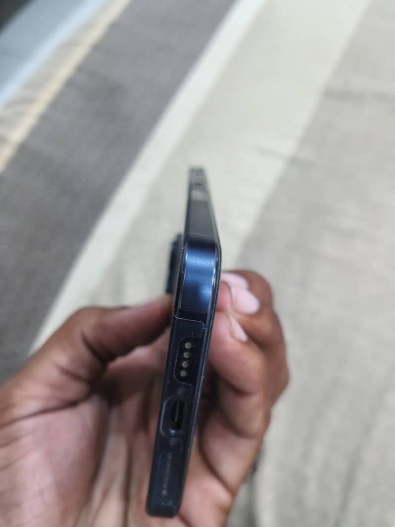 Apple iPhone 15 Pro Max 4