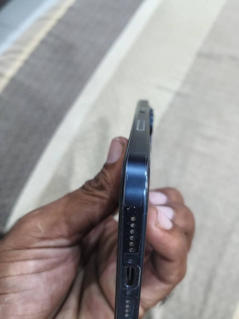 Apple iPhone 15 Pro Max 5
