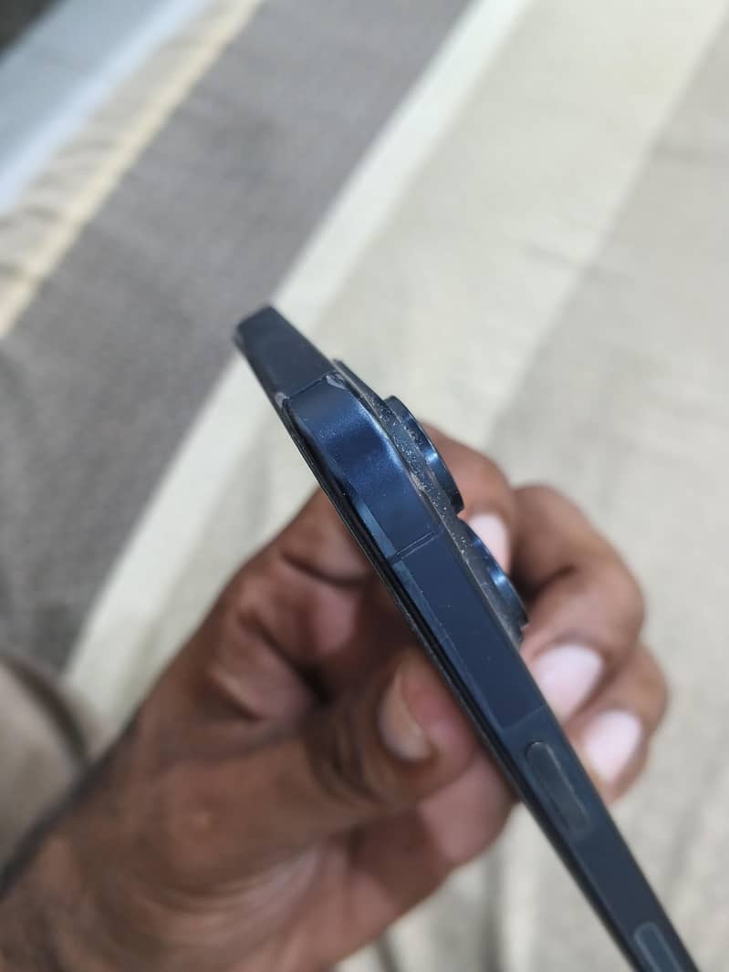 Apple iPhone 15 Pro Max 6
