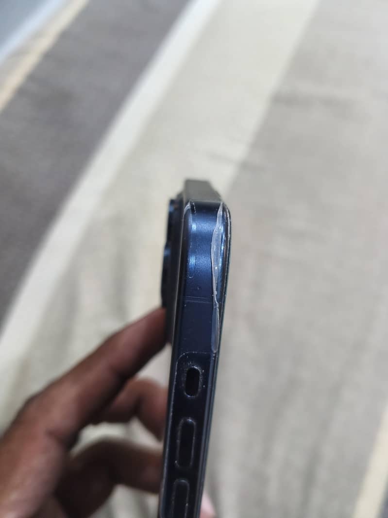 Apple iPhone 15 Pro Max 7