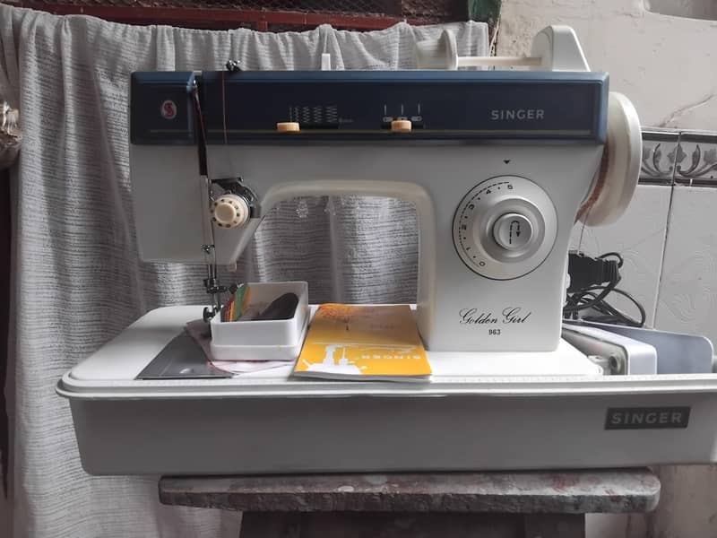 singer sewing Machine 1301 0