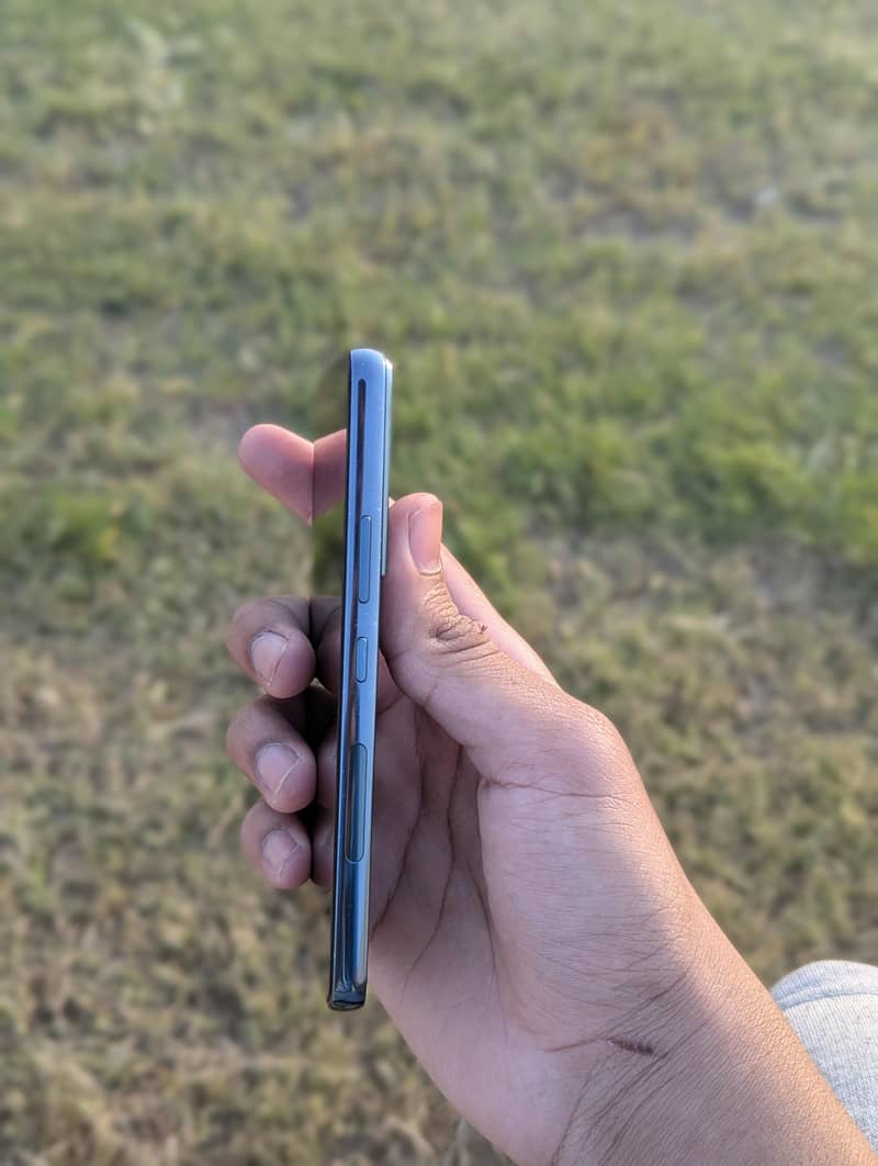 Samsung Mobile S22 3