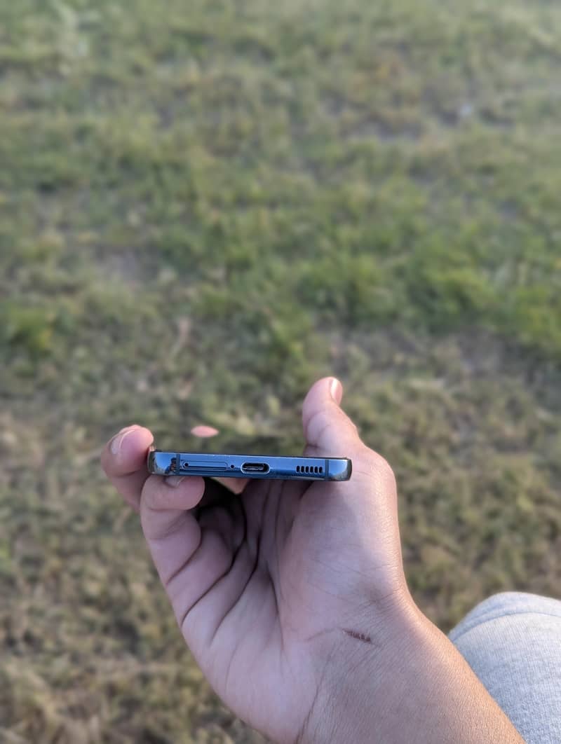 Samsung Mobile S22 4