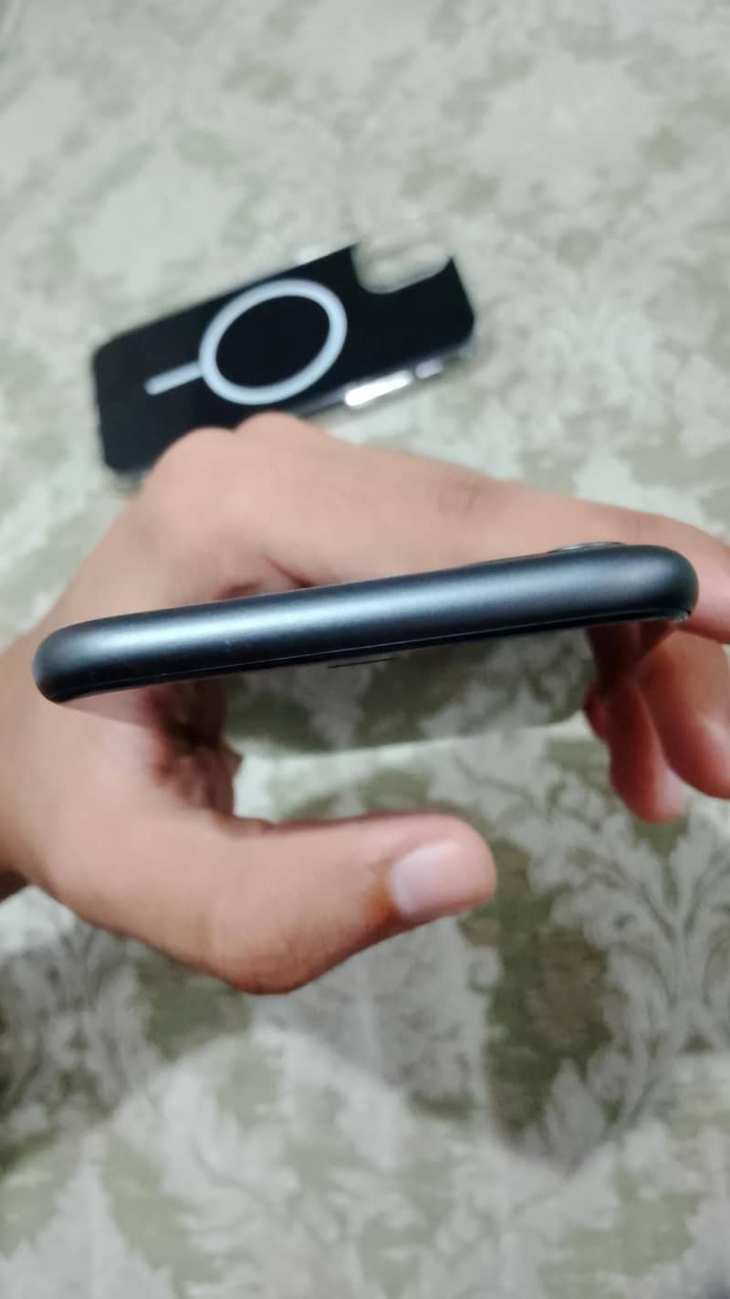 Apple iPhone 11 6