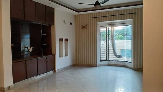 8MARLA FULL HOUSE IN DHA PHASE 3