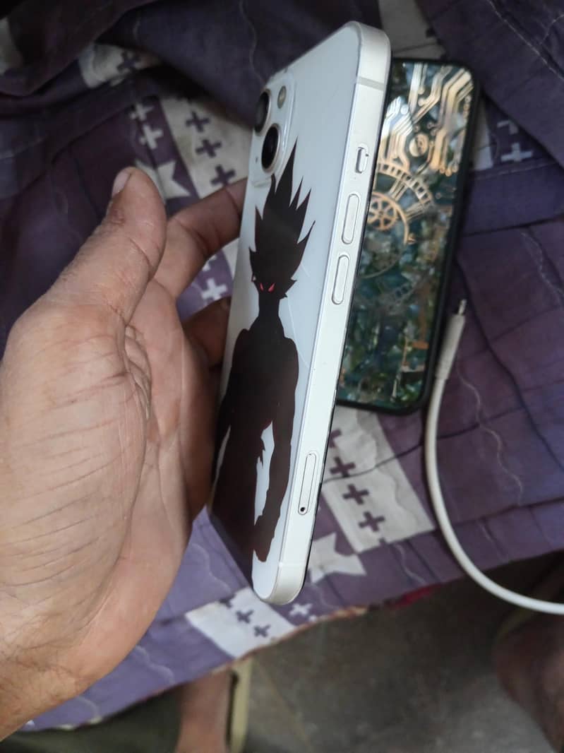Apple iPhone 13 1