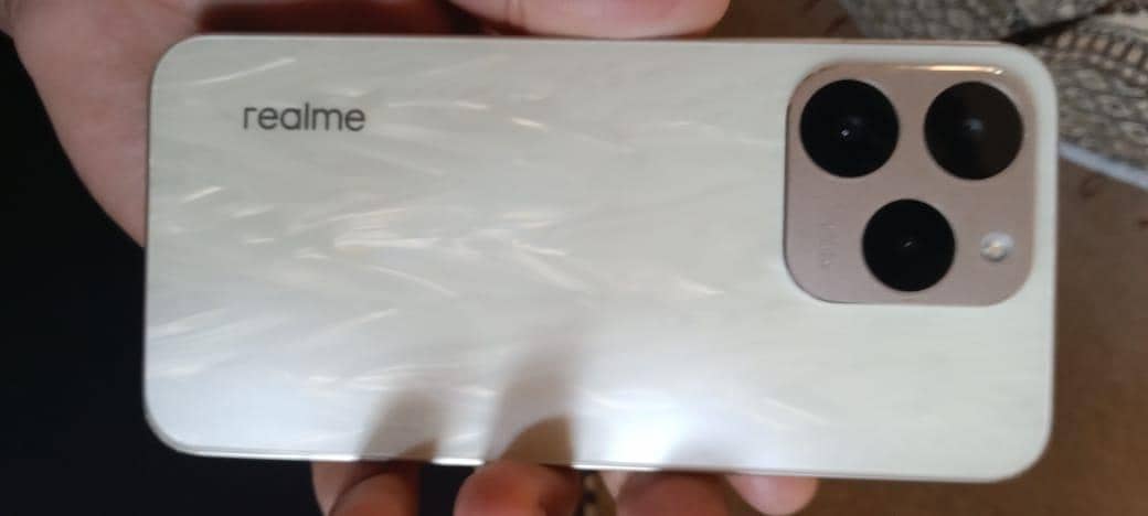 Realme 15T 1
