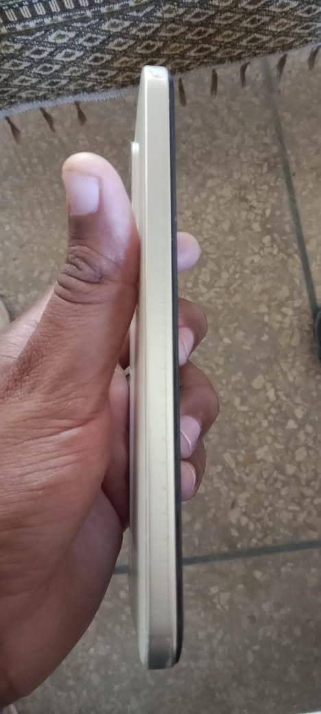 Realme 15T 3