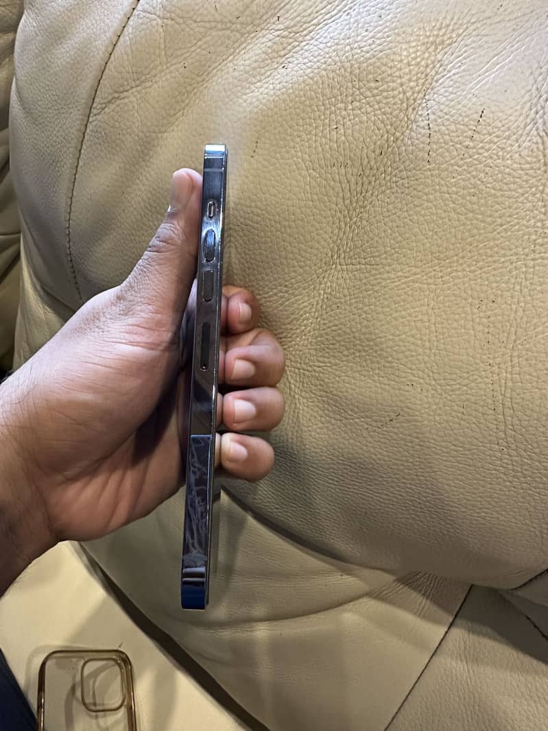 Apple iPhone 13 Pro Max 3