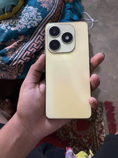Tecno spark 20