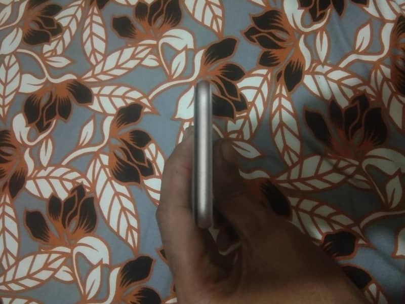 Apple iPhone 6S 3