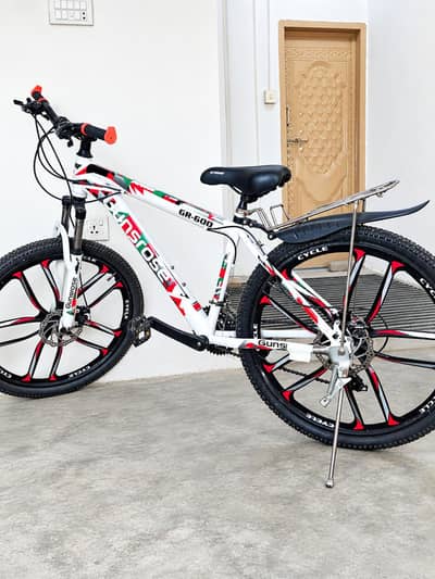 White GR-600 Mountain Cycle for Sale