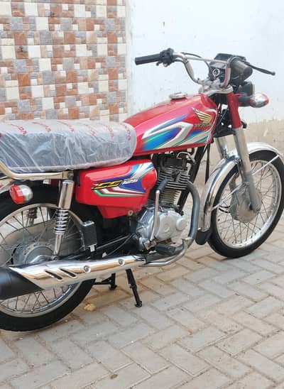 Honda CG-125. . . {2022} Karachi Number. . . . . 0327/8226048