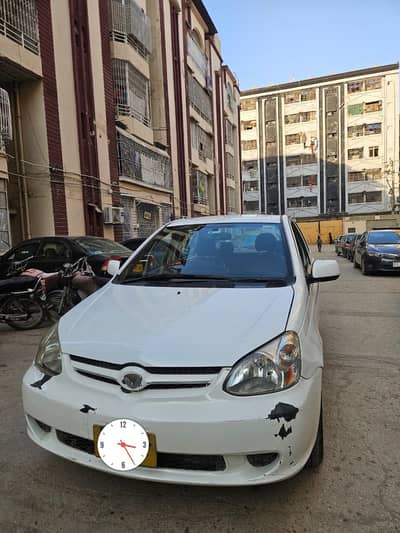Toyota Platz 2003