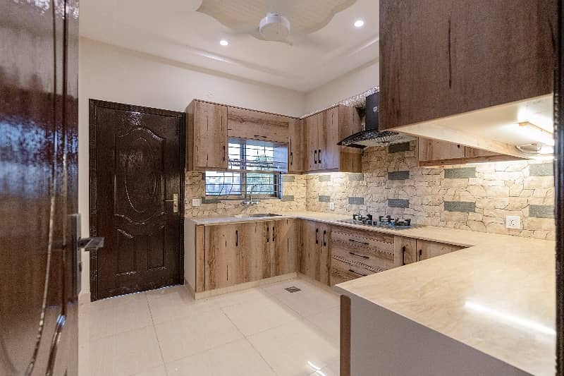 10 Marla Corner Modern Style House For Sale In Punjab Coop Housing ...