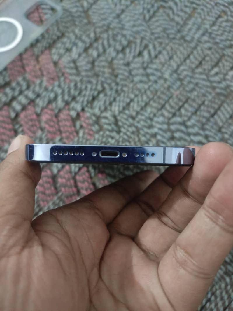 Apple iPhone 13 Pro Max 2