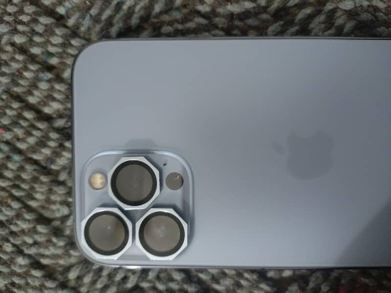 Apple iPhone 13 Pro Max 3