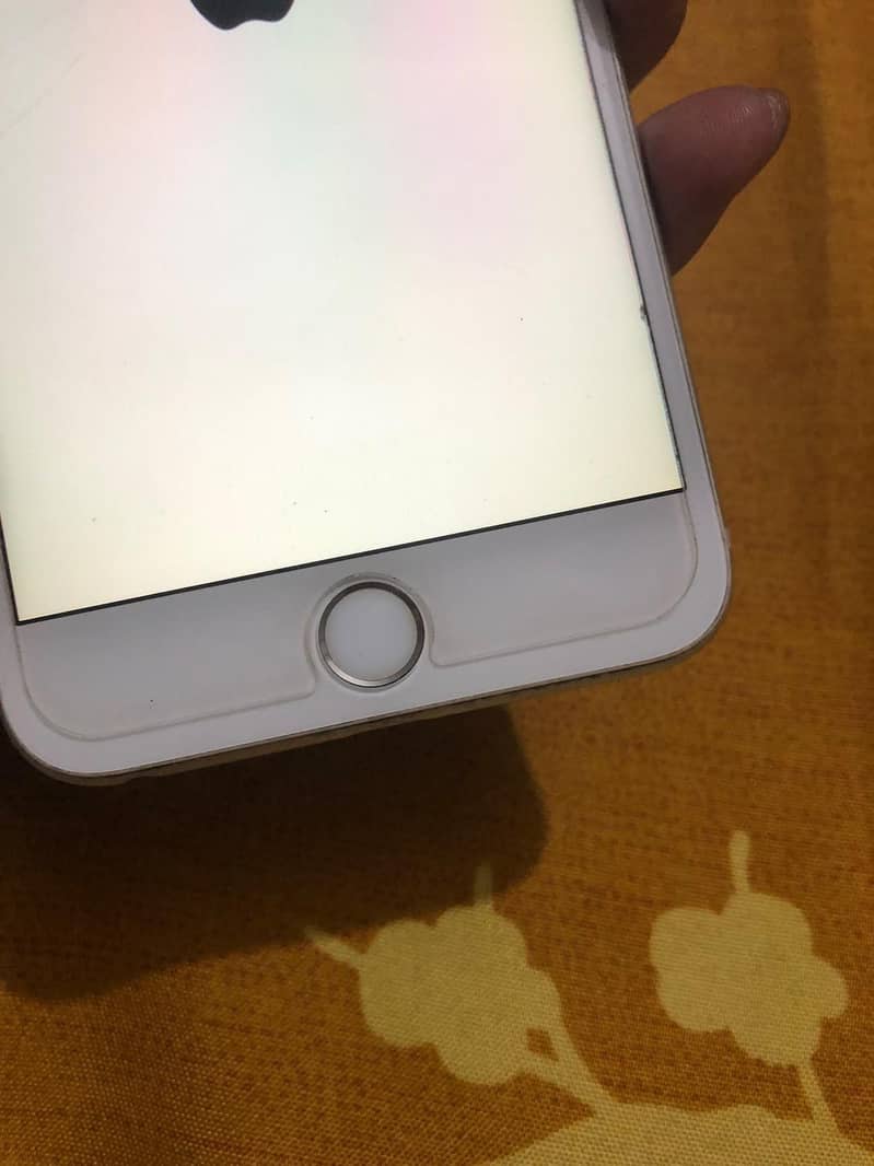 Apple iPhone 6S Plus 4