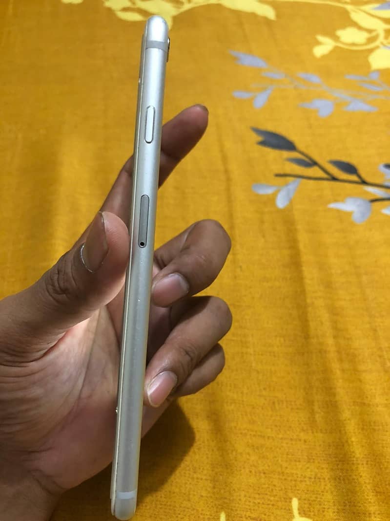 Apple iPhone 6S Plus 9