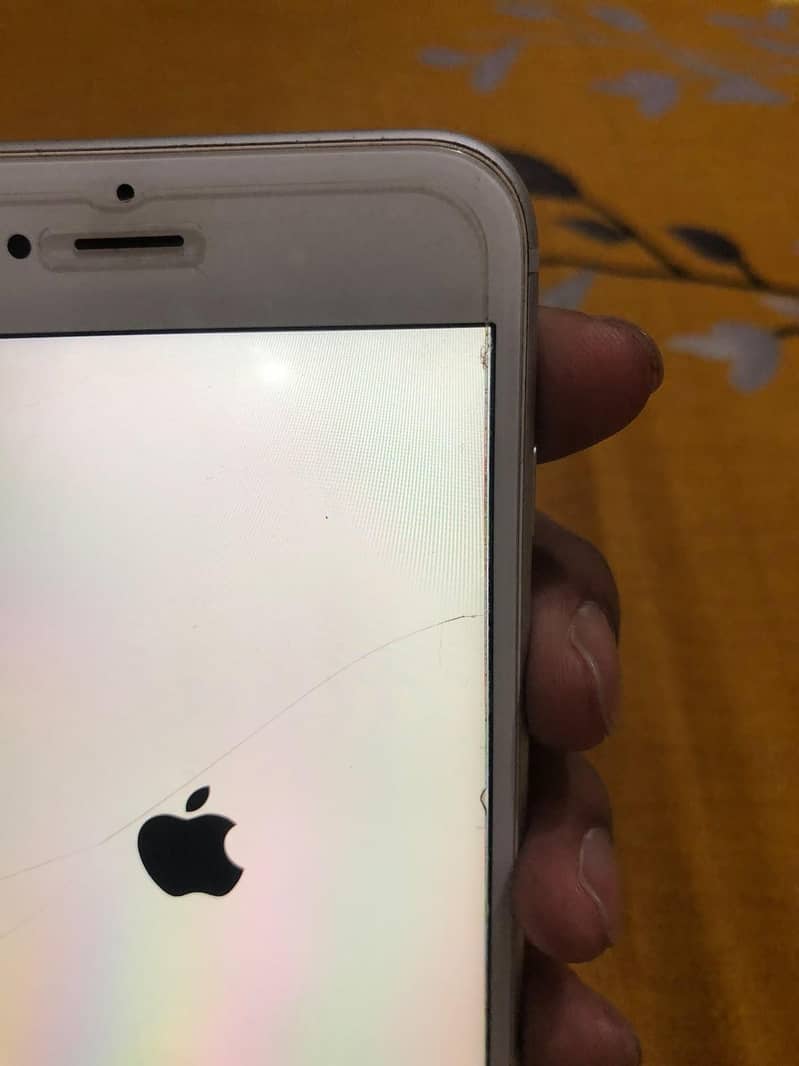 Apple iPhone 6S Plus 11