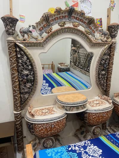 King bed set with dressing