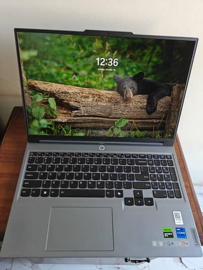 Lenovo legion 5 (2025) Model 16IRX9 - Gaming Laptop